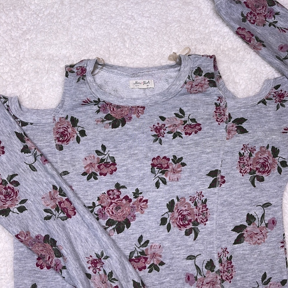 Ultra Flirt Shoulder Cutout Rose Floral Pleated Sweater Women Size Small - Picture 2 of 7